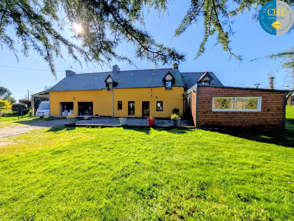 Façade d'une agence immobilière locale en Bretagne